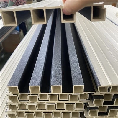 Panel de pared impermeable de Wpc Revestimiento de paneles de pared interior